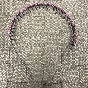 Black headband with pink gems